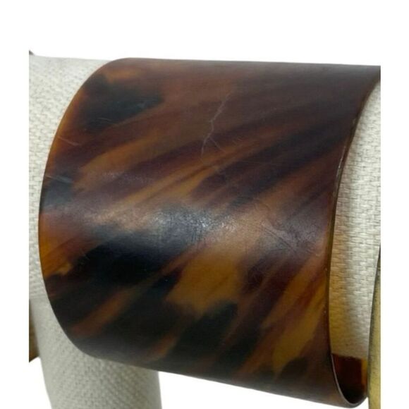 Vintage 70s Chunky Wide Tortise Shelll Acrylic Bangle Bracelet 2in wide - Picture 1 of 7